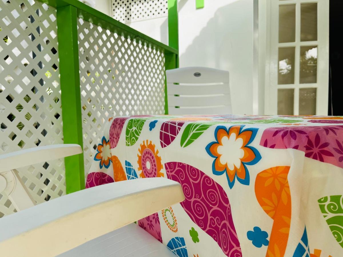 Wondershell Curacao Bed and Breakfast Willemstad Buitenkant foto