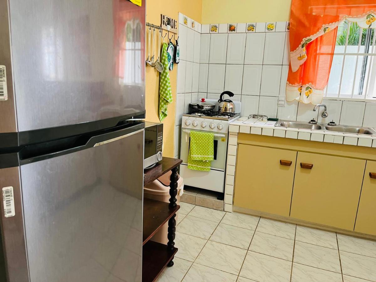 Wondershell Curacao Bed and Breakfast Willemstad Buitenkant foto